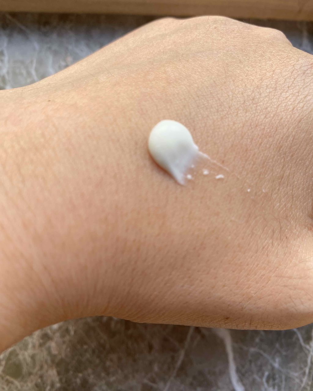 アルジェラン モイスト クリームのクチコミ「
しっとりとした保湿クリームです。
秋冬は乾燥が気になりますので化粧水、乳液の後塗っています。.....」（3枚目）