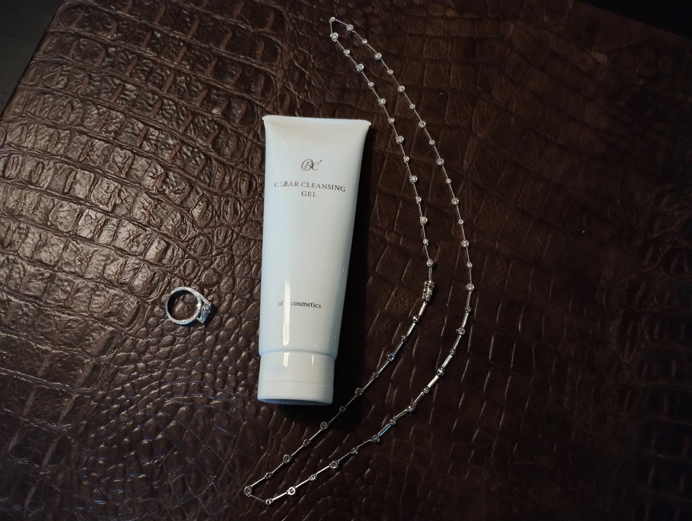 mcgroupakiko on LIPS 「外出先から帰宅すると、衣類やアクセサリーを外し「obcクリアク..」(1枚目)