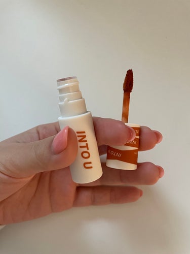 INTO U スーパーマットリップ＆チークマッドのクチコミ「SNSで話題💄🧡

INTO Uのスーパーマットリップ＆チークマッド
噂の泥リップの紹介です！.....」（2枚目）