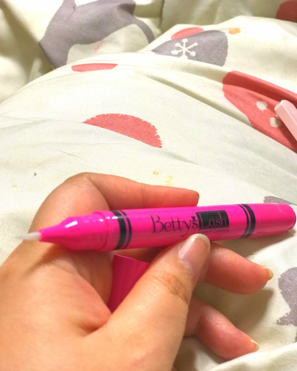 mayu on LIPS 「私の中で1番のまつ毛美容液です!まつげパーマをしているのでサロ..」(3枚目)