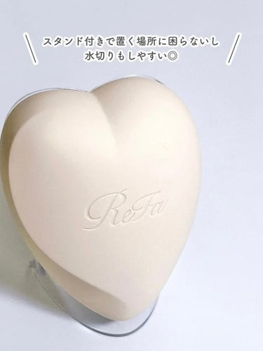 ⭐️ ReFa HEART BRUSH for SCALP ¥2,970
 硬さがちょうど良い頭皮ブラシ！
 コロンとしたデザインが可愛いとバズってるRefaのアイテム✨ 
手にフィットするので使いやすいです🤍 また、スタンドがついているので、 水切りもしやすい！
 プレゼントにももってこいのアイテム✨

の画像 その2