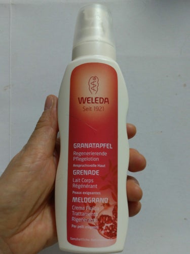 WELEDA ざくろ ボディミルクのクチコミ「これも何度目のリピート？秋冬に欠かせない！独特の香りは甘めのざくろ　慣れればクセになってしまう.....」（1枚目）