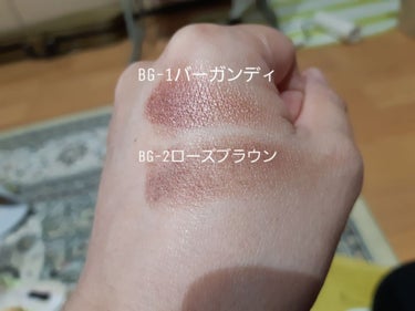 へむへむ on LIPS 「ダイソーURGLAMの単色アイシャドウ、セレクトアイズが一回り..」（2枚目）