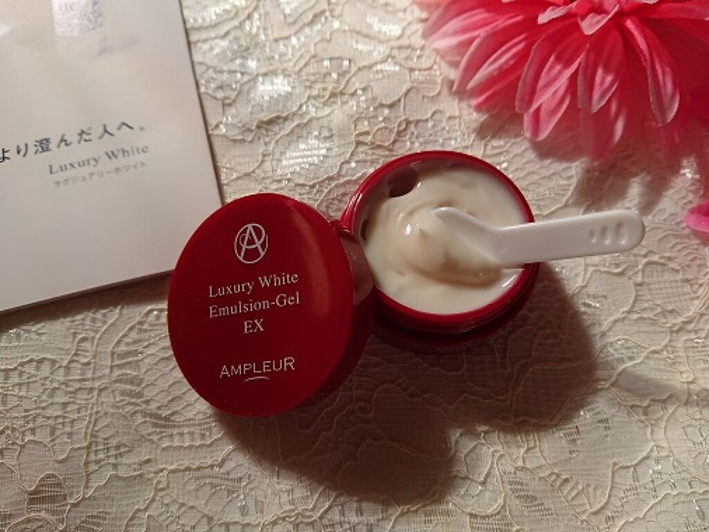 ラグジュアリーホワイト エマルジョンゲルEX/アンプルール/乳液を使ったクチコミ（2枚目）
