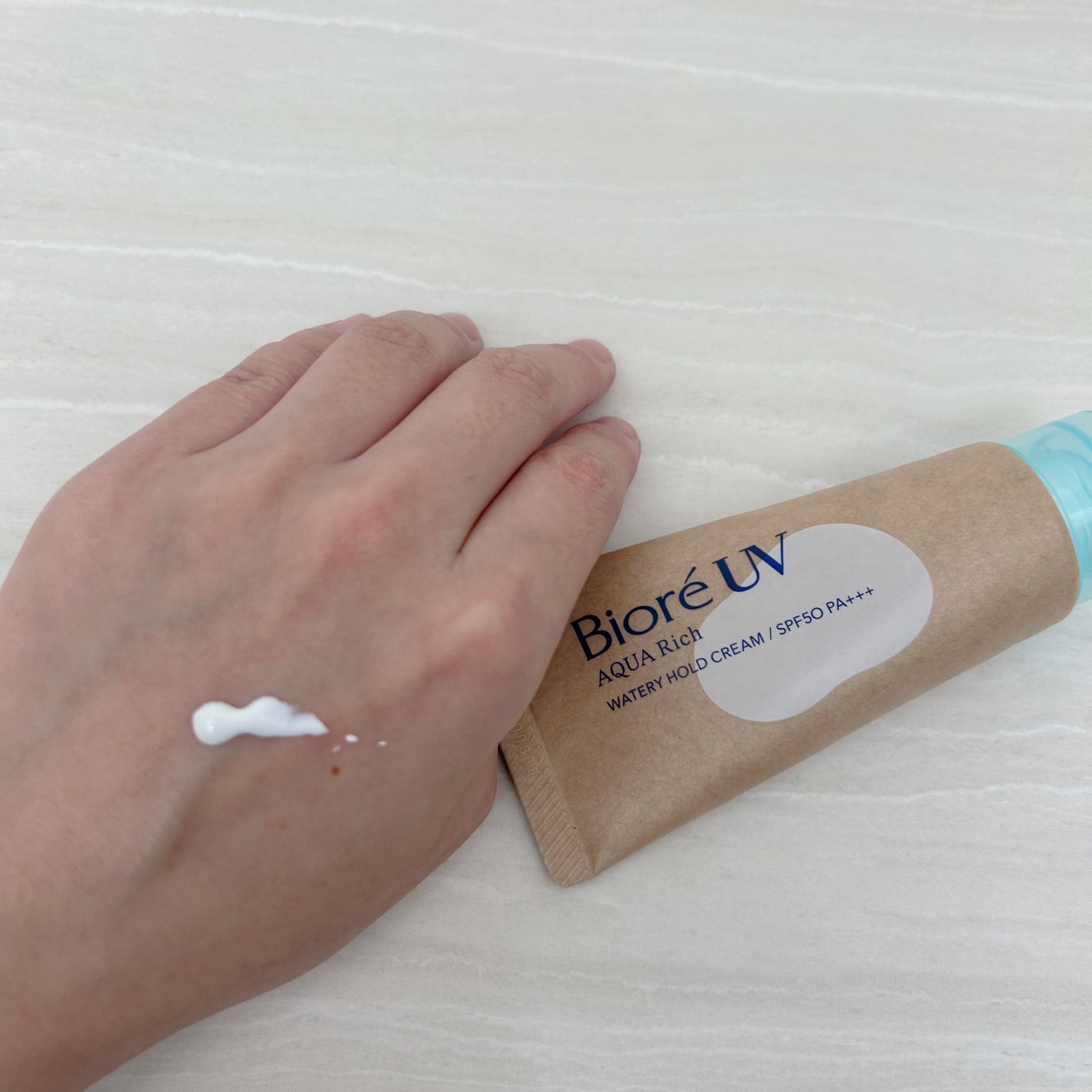 ビオレUV アクアリッチ ウォータリーホールドクリーム(水肌記憶UV)/ビオレ/日焼け止めクリームを使ったクチコミ(3枚目)