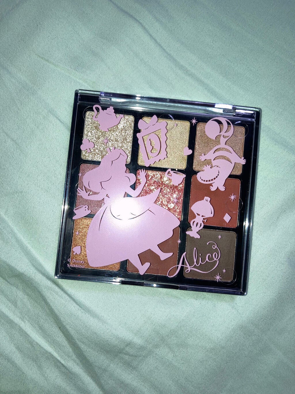 なちゃん on LIPS 「DQDNアイシャドウパレットALドンキ限定定価980円当方学生..」(1枚目)