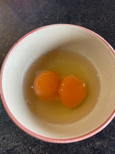 れゃん on LIPS 「はじめて卵の双子が出ました。卵は栄養満点。食物繊維とかなんかの..」（1枚目）
