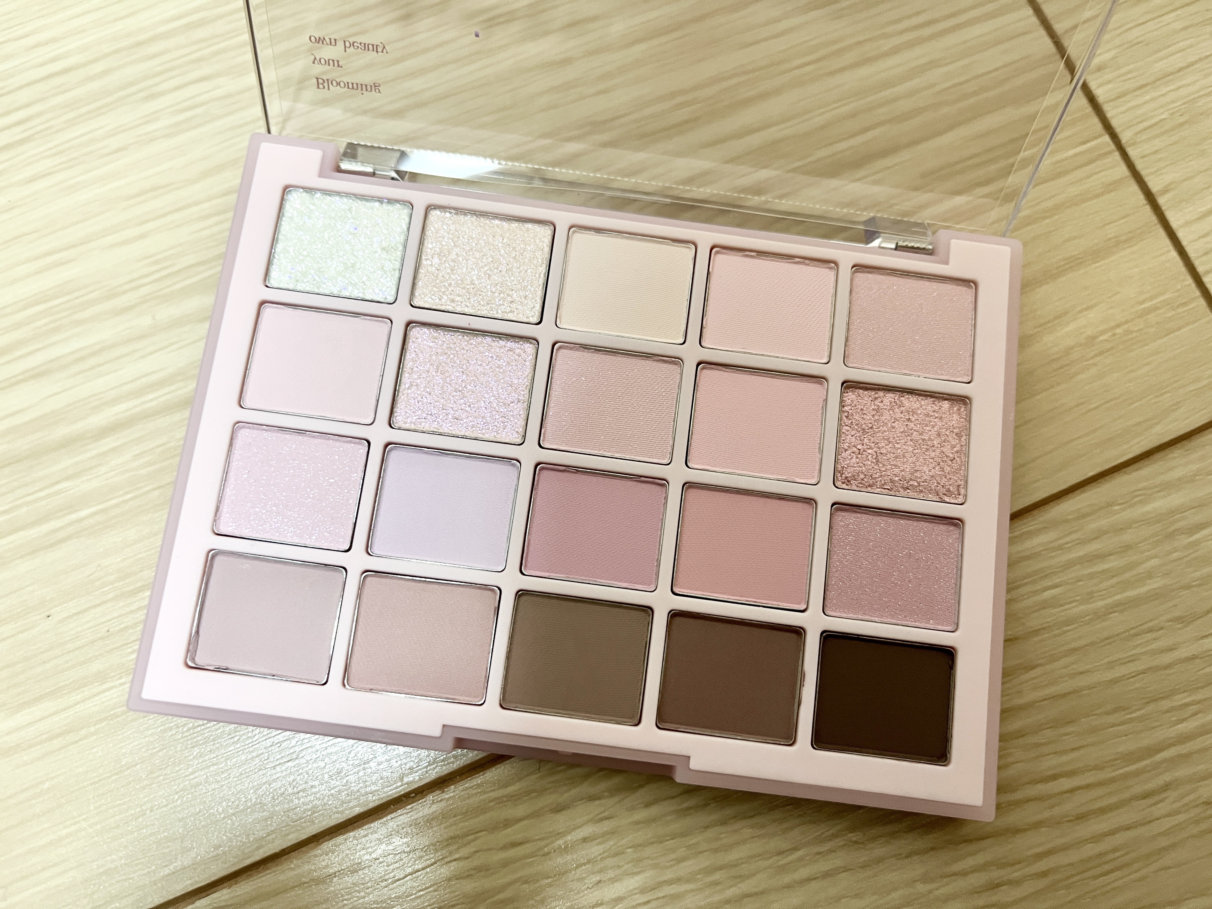 スターリットグリッターパウダー/dasique/グリッターを使ったクチコミ（3枚目）