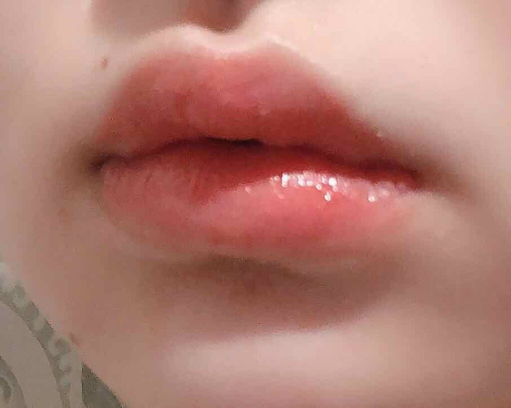 ラスティンググロスリップ/CEZANNE/口紅を使ったクチコミ（2枚目）