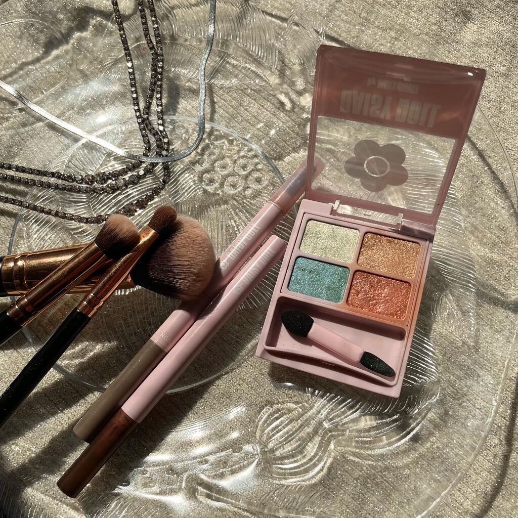 デイジードール アイカラー パレット/DAISY DOLL by MARY QUANT/アイシャドウパレットを使ったクチコミ(1枚目)