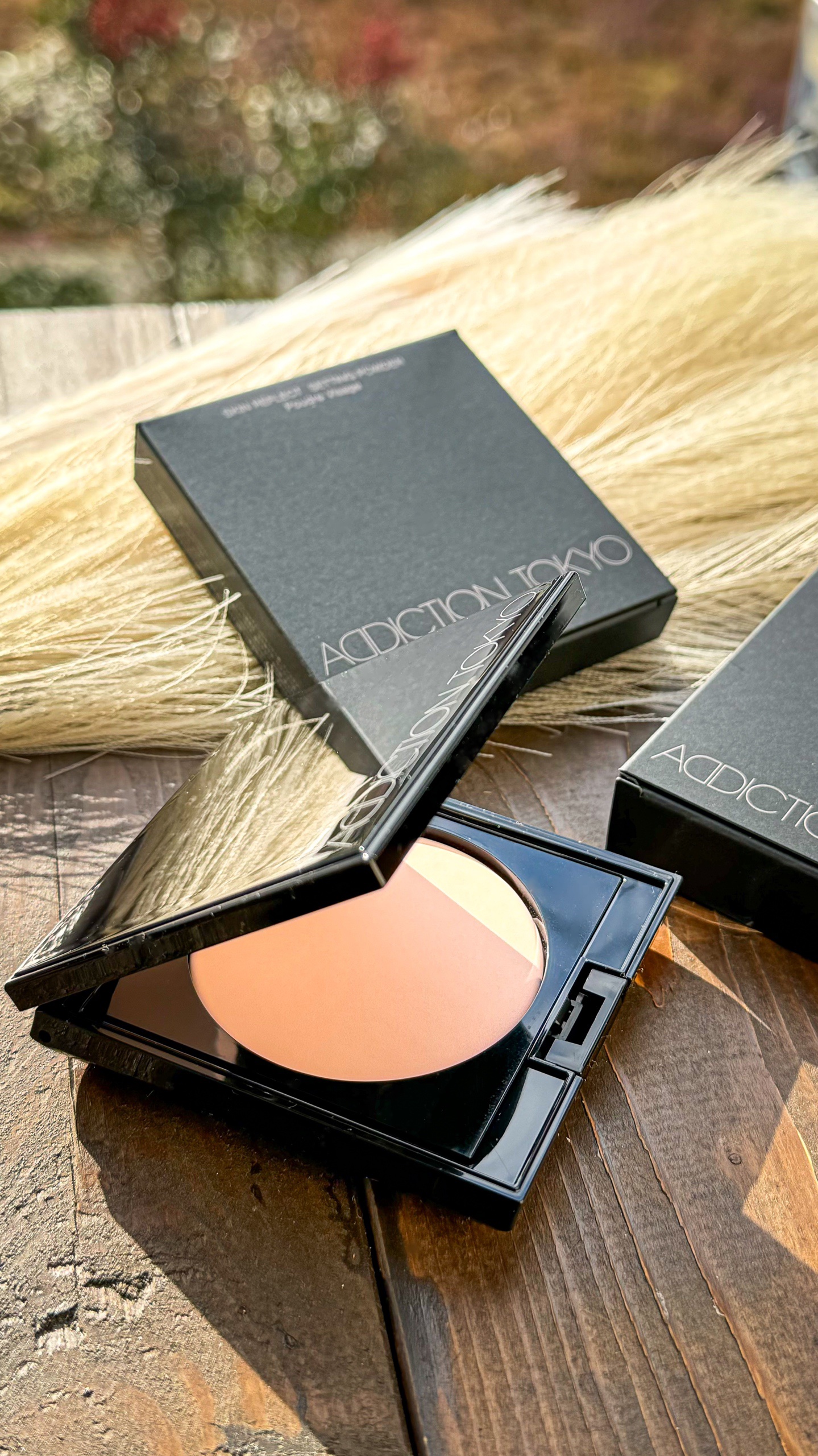 ᴀᴅᴅɪᴄᴛɪᴏɴ 
ベースメイクは透明感のあるツヤ肌が好み✨
洗練された美しさを感じて魅力的ですよね。
⁡
𝟤𝟢𝟤𝟦.𝟥.𝟣 新発売のセッティングパウダーを
アディクション様からいただき使ってみました。
⁡
✦･━･✦･━･✦