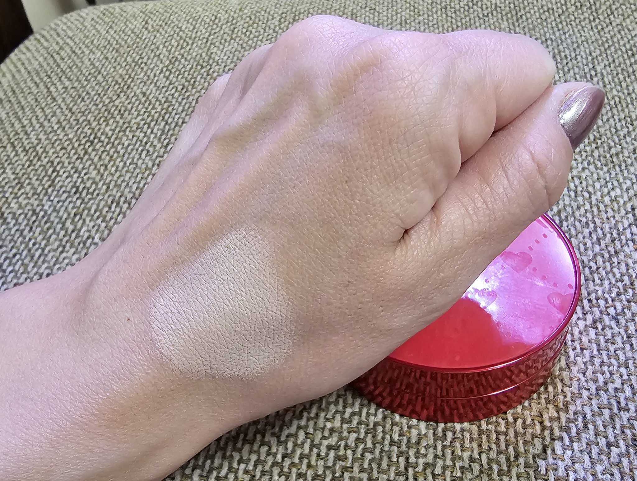 カバーリシャス アルティメット ホワイトクッション 19 ライト＜ハートエディション＞/BANILA CO/クッションファンデーションを使ったクチコミ（3枚目）