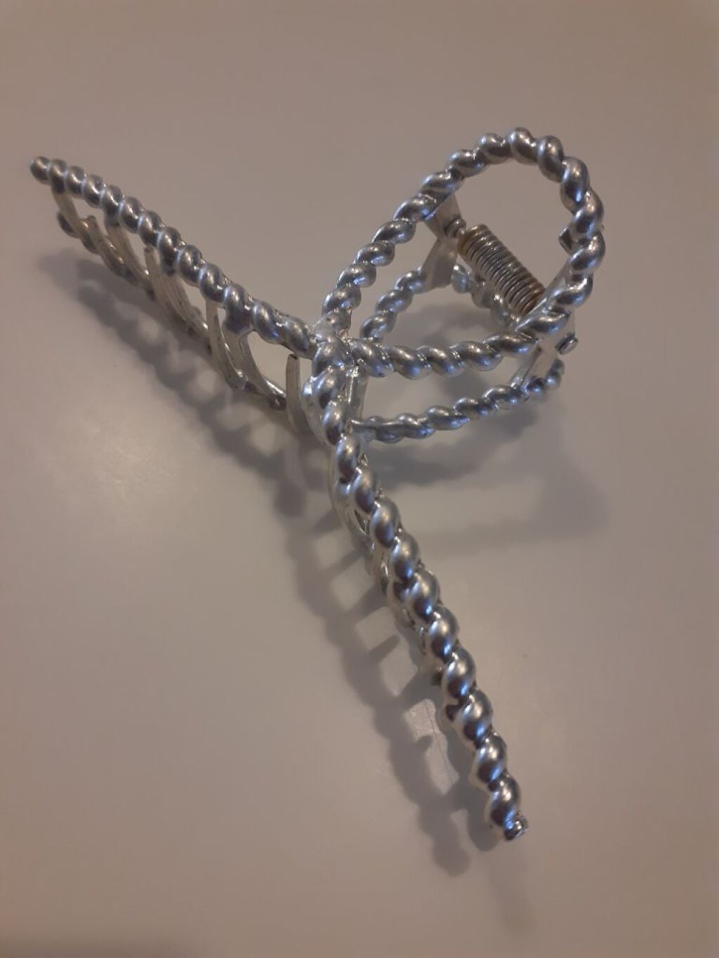 うた on LIPS 「今日は私が気に入っているヘアアクセを紹介します。黒のカチューシ..」(1枚目)