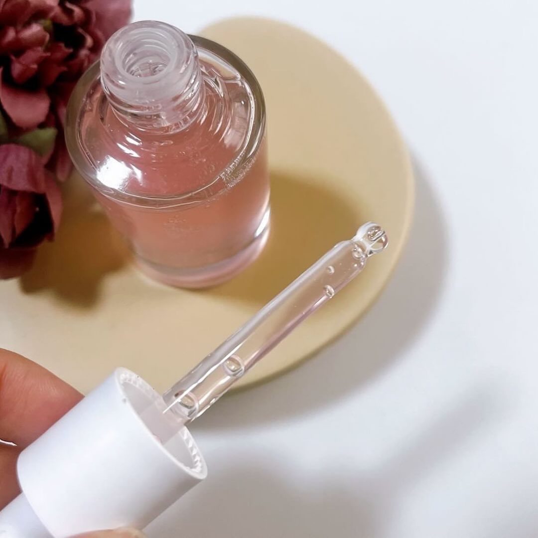 Anua 桃70%ナイアシンセラムのクチコミ「アヌア
桃70％ ナイアシンセラム🍑

@anua.jp

リピしてるお気に入り美容液😻

メ.....」（2枚目）