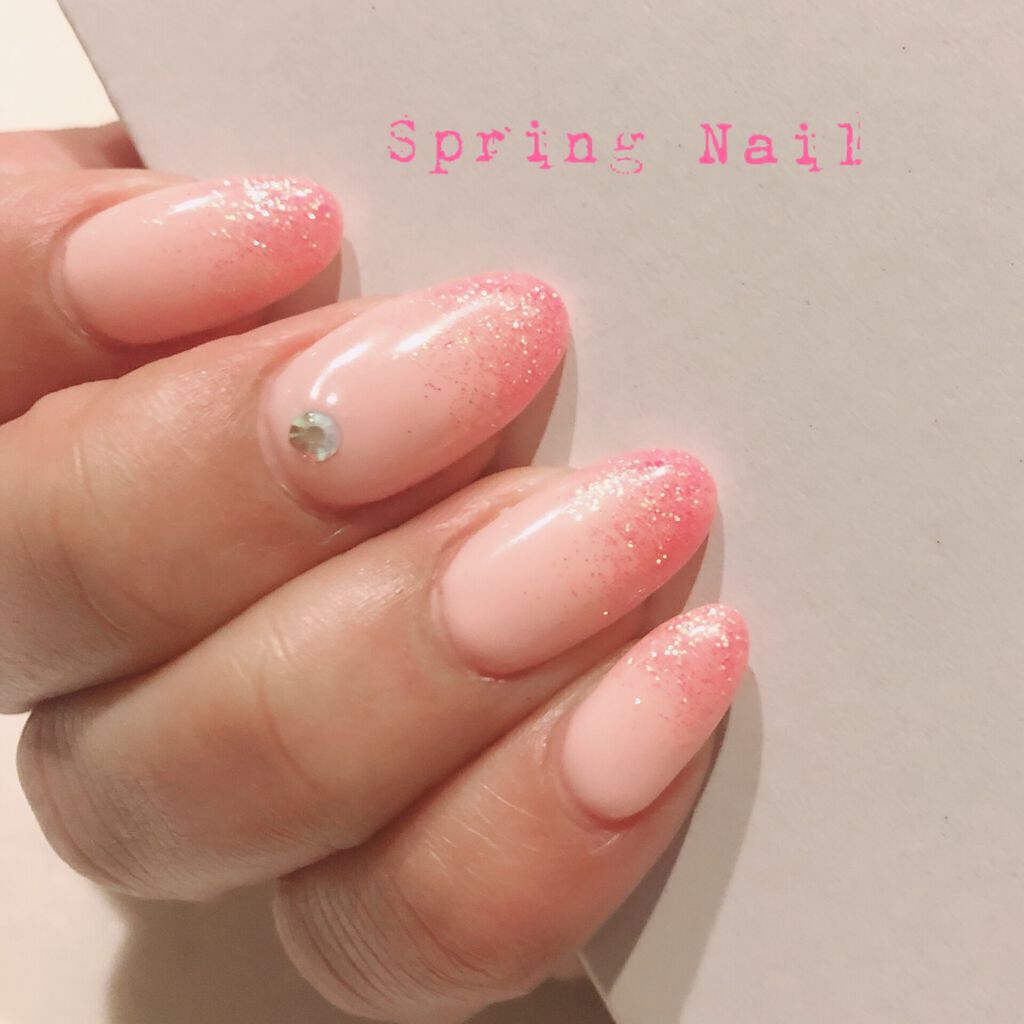 M★chi on LIPS 「サロンネイル記録簿今回のテーマはthe春🌸です。白っぽいパステ..」(1枚目)