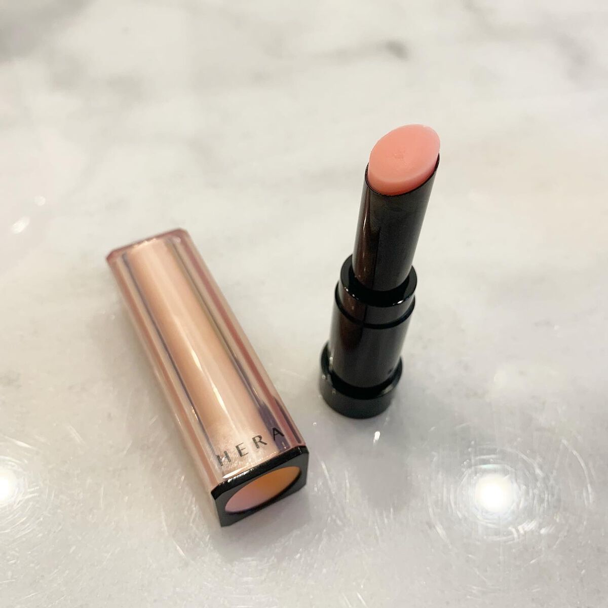 センシュアル ヌードバーム 112 BORN FREE/HERA/リップバームを使ったクチコミ（2枚目）