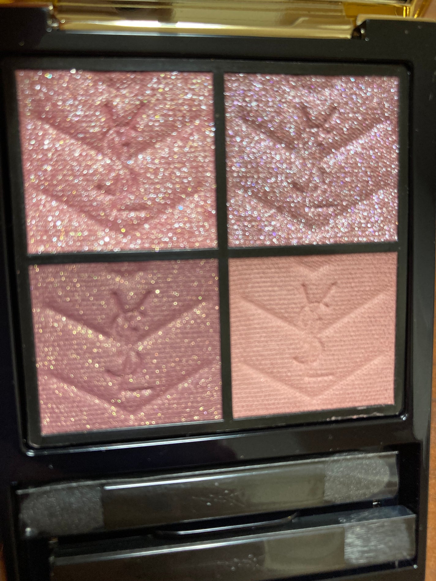 クチュール ミニ クラッチ/YVES SAINT LAURENT BEAUTE/アイシャドウパレットを使ったクチコミ(3枚目)