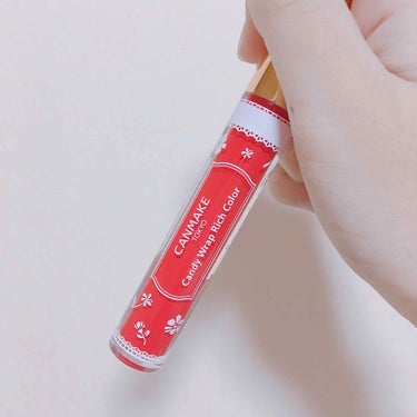 赤リップが欲しいな〜と思い購入したこの商品💄
プチプラだから失敗しても怖くないなーと買った結果とても良かったので投稿してみました✨
買ったのは02番です


良かったところ

ツヤ感がある
発色よき👌
