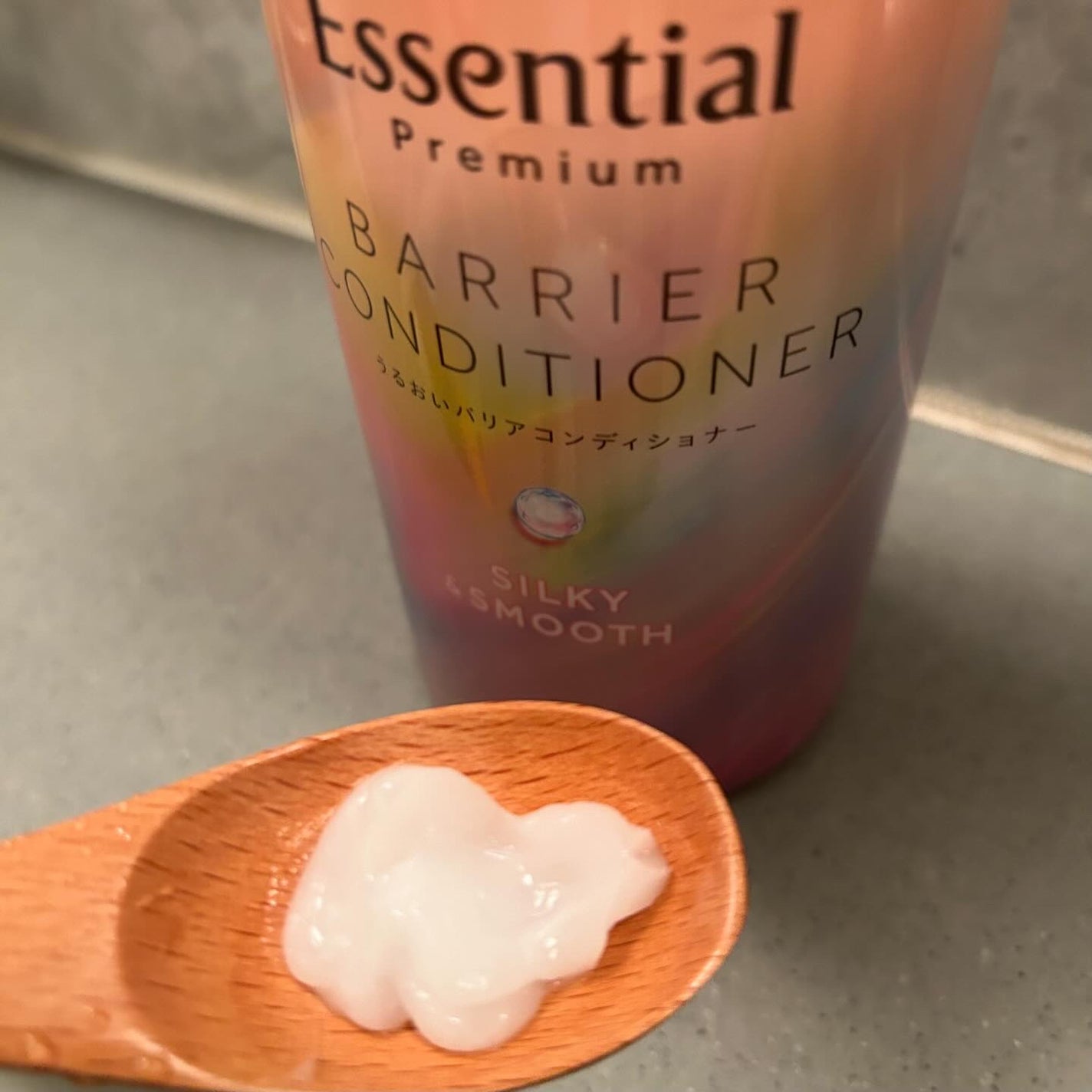 エッセンシャルプレミアム バリアシャンプー・コンディショナー シルキー&スムース/エッセンシャル/市販シャンプーを使ったクチコミ(6枚目)
