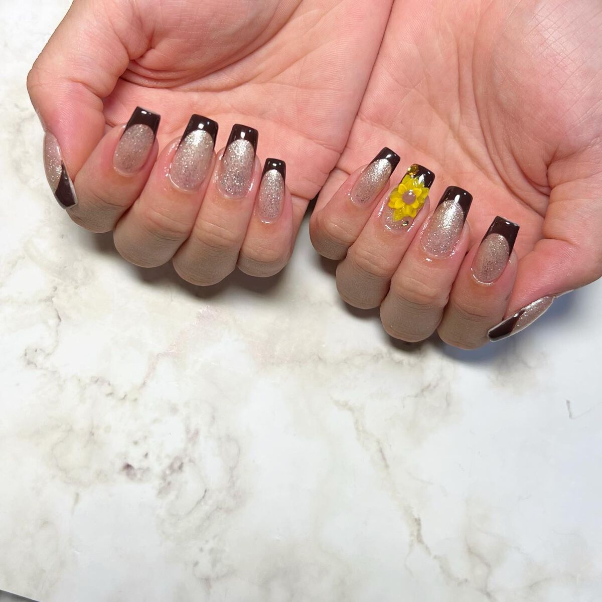 cst on LIPS 「🌻✨🤎🌻✨🤎#夏ネイル#🌻#おまかせネイル#🤎#フレンチネイル..」(4枚目)