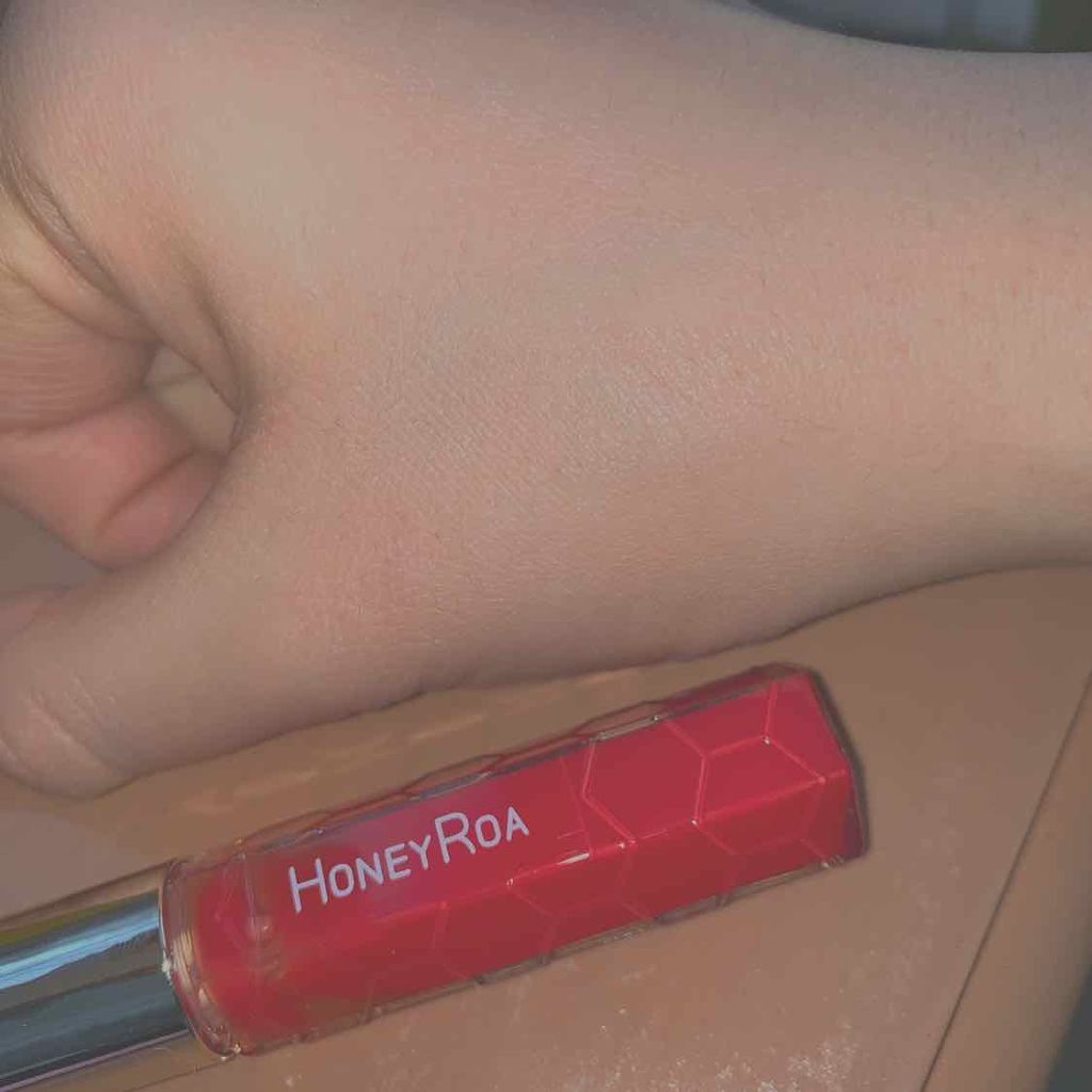 ハニーラスター r/ROAlív/リップグロスを使ったクチコミ(2枚目)