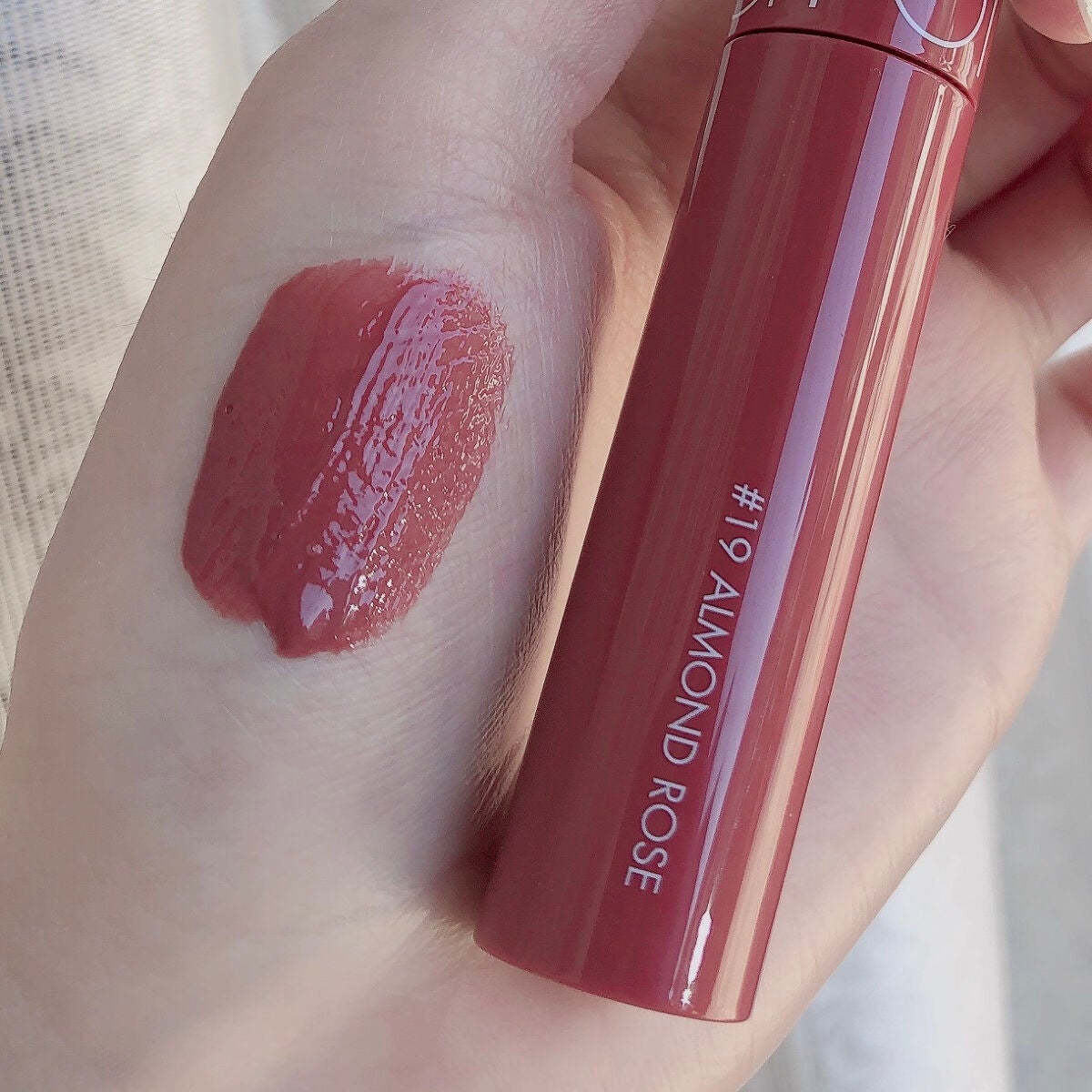 ジューシーラスティングティント/rom&nd/リップティントを使ったクチコミ(2枚目)