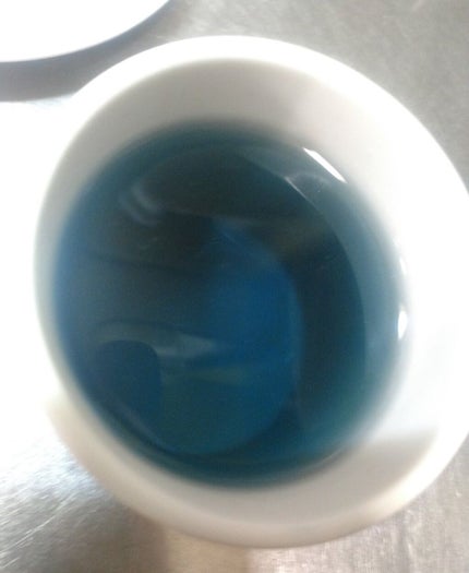 さより…新にゃんこお迎えしました😻 on LIPS 「イオンで買ってみたバタフライピー入りのブルーなお茶!最近ちょい..」(5枚目)