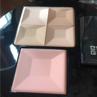 GIVENCHY ゴールド・グラマー・パレットのクチコミ「GIVENCHY
Glamour on the gold
3-step makeup pale.....」（2枚目）