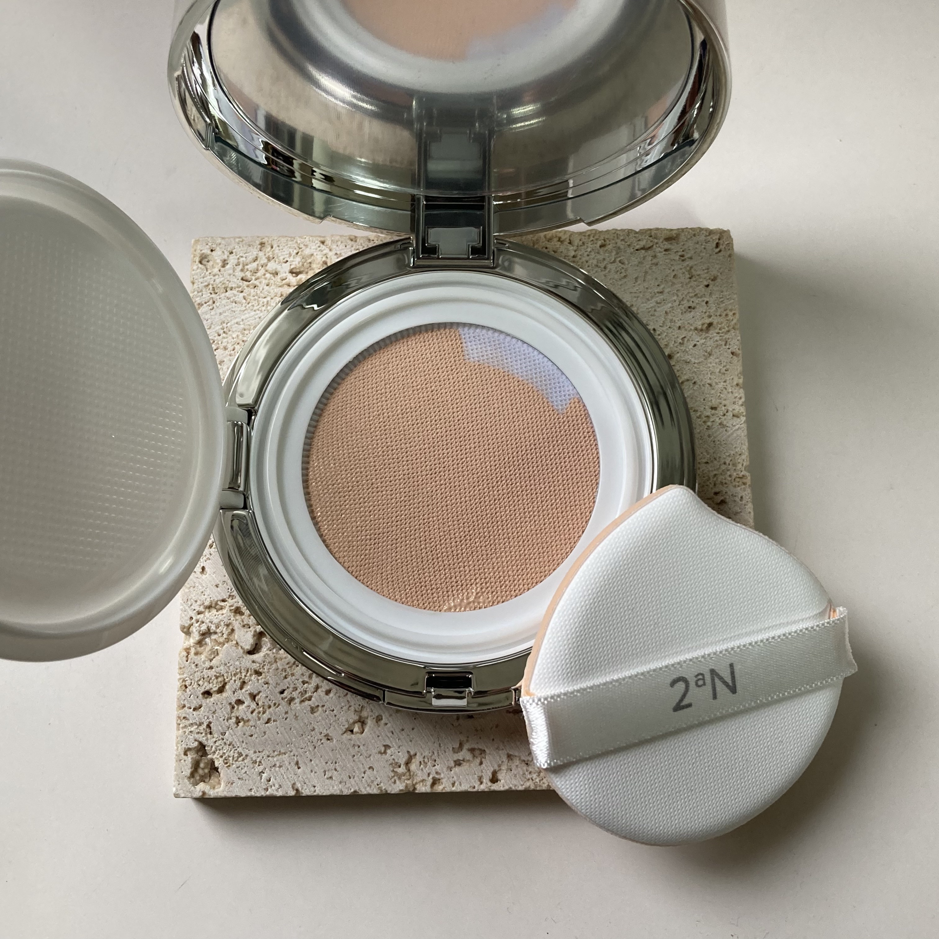グリーミングテンションパクト 22 ミディアムベージュ 本体/2aN/クリーム・エマルジョンファンデーションを使ったクチコミ（3枚目）