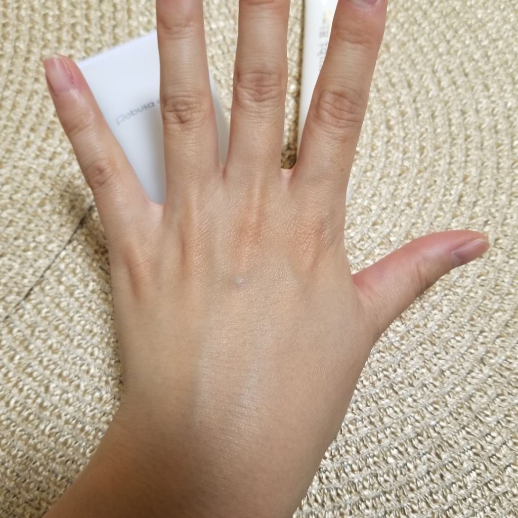 ロブサ・デ・コル デイケアクリーム/ロブサ・デ・コル/ハンドクリームを使ったクチコミ(4枚目)