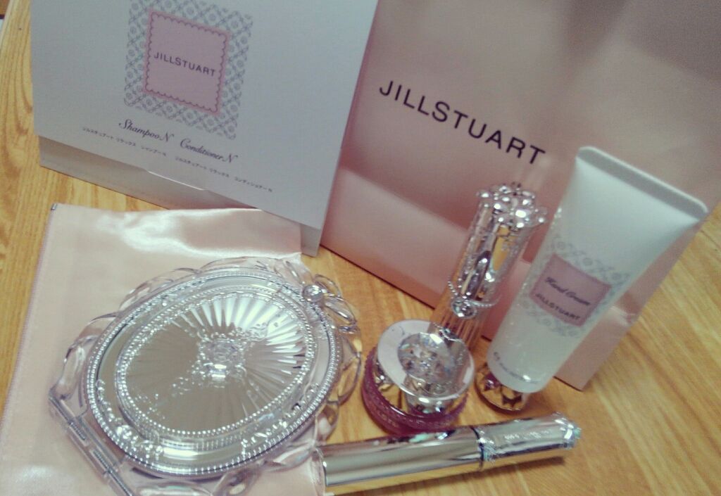 ジルスチュアート リラックス メルティ リップバーム/JILL STUART/リップケアを使ったクチコミ（1枚目）