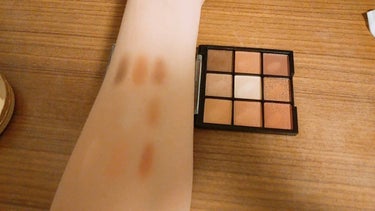 UR GLAM　BLOOMING EYE COLOR PALETTE/U R GLAM/アイシャドウパレットを使ったクチコミ（2枚目）