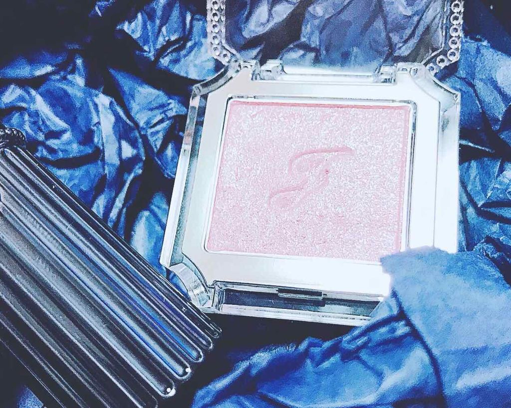 アイコニックルック アイシャドウ/JILL STUART/単色アイシャドウを使ったクチコミ(2枚目)