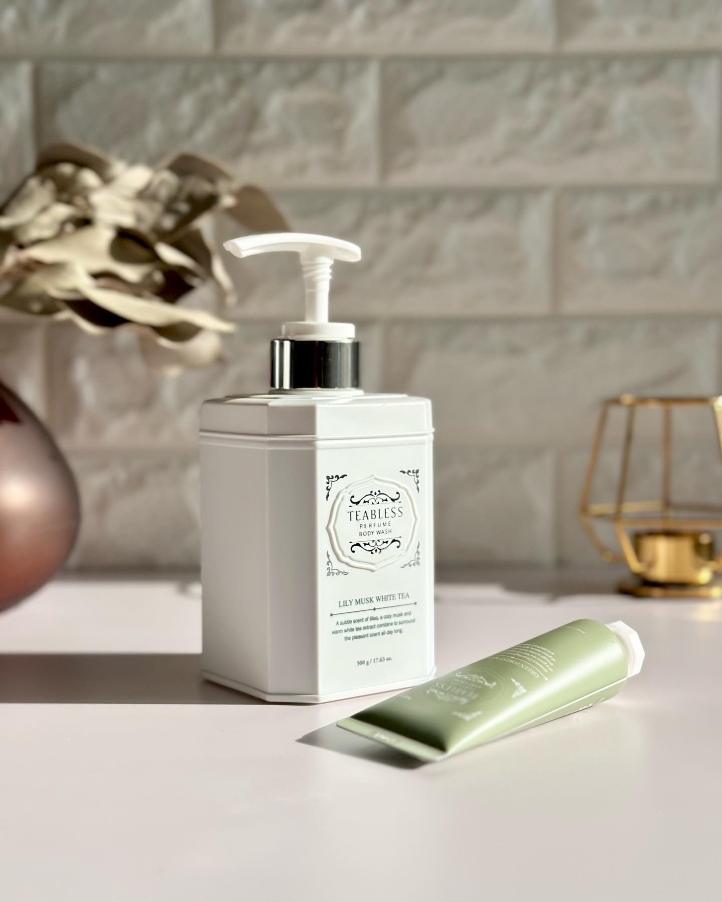 パフュームボディローション リリィムスクホワイトティー/TEABLESS/ボディローションを使ったクチコミ（2枚目）