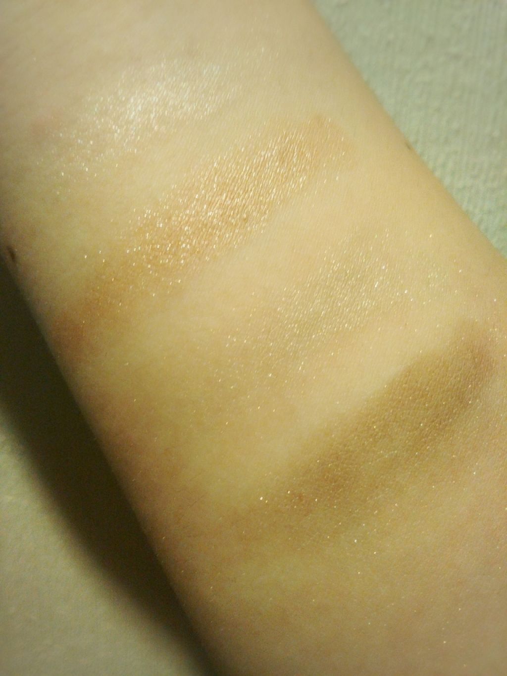 リアルクローズシャドウ/excel/アイシャドウパレットを使ったクチコミ(2枚目)