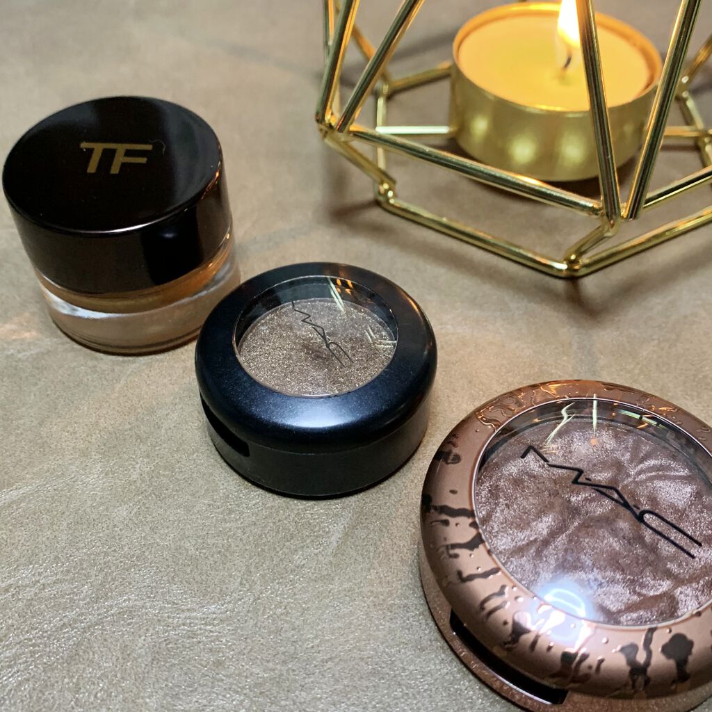 フォイルド シャドウ サンド トロペ/M・A・C/単色アイシャドウを使ったクチコミ（1枚目）