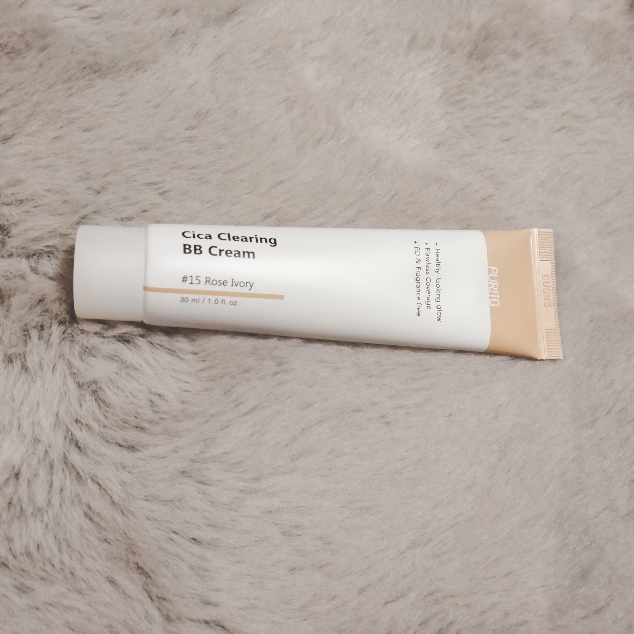 シカクリアリングBBクリーム
パッケージは、とてもシンプル
伸びが良いので使いやすい✿

ツボクサエキスで、肌を落ち着かせる成分が入っているそうです☆
軽いつけ心地で使いやすいです🌸
🔔PURITOから商品提供をいただきました。
