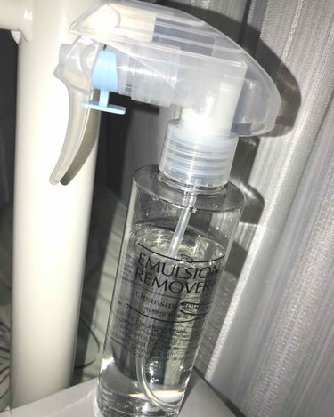 お風呂後、

化粧水などをする前に

ひと工夫！

このEMULSION REMOVER

をしてから化粧水で

お肌を整える

これだけで

スッキリします✨

私の場合は、

EMULSION RE