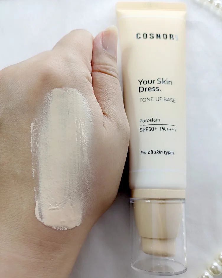 ホワイトニングドレストーンアップクリーム/COSNORI/化粧下地を使ったクチコミ（3枚目）