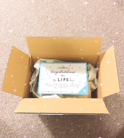 琥珀 on LIPS 「えっ、帰宅したら知らない箱が。心当たりなさ過ぎて恐る恐る開けた..」(1枚目)