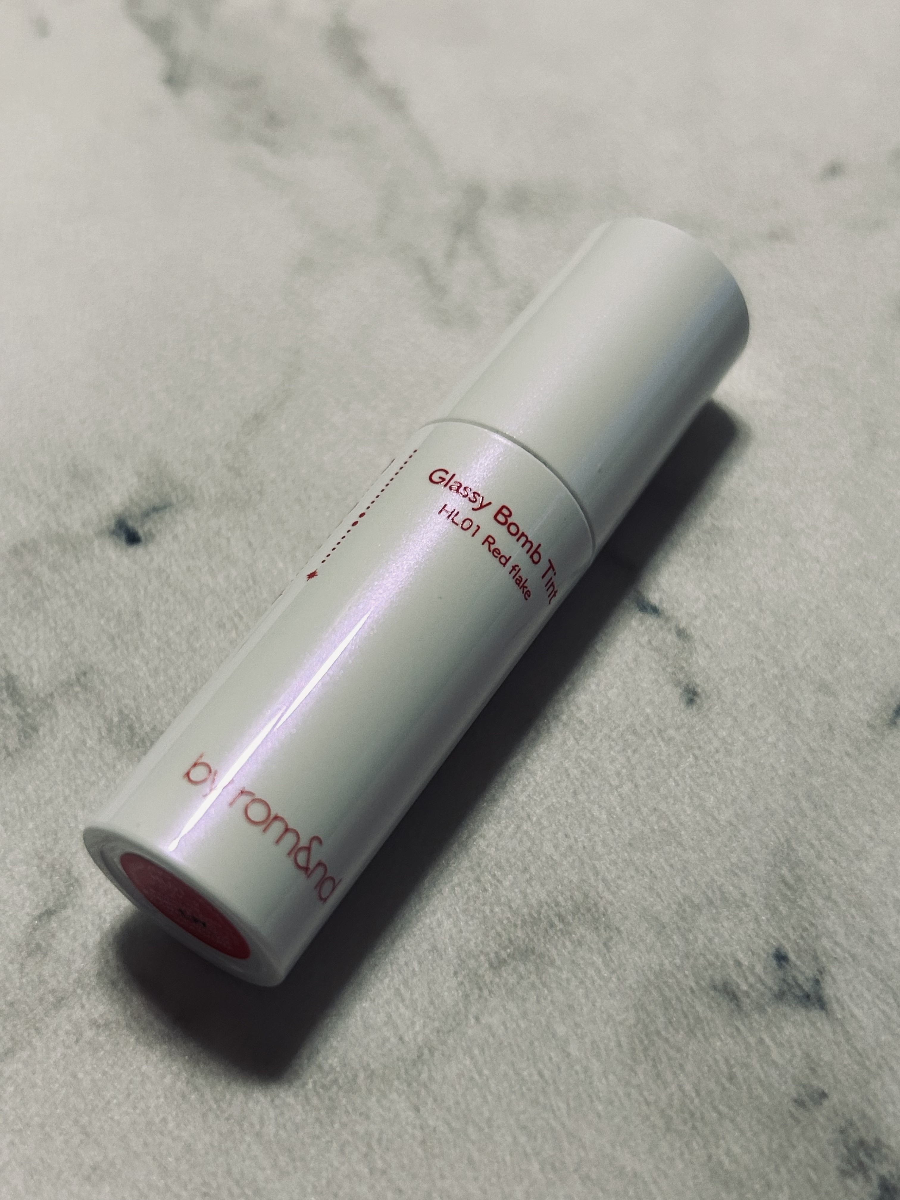 アンドバイロムアンド　グラッシーボムティント/&nd by rom&nd/リップティントを使ったクチコミ（2枚目）