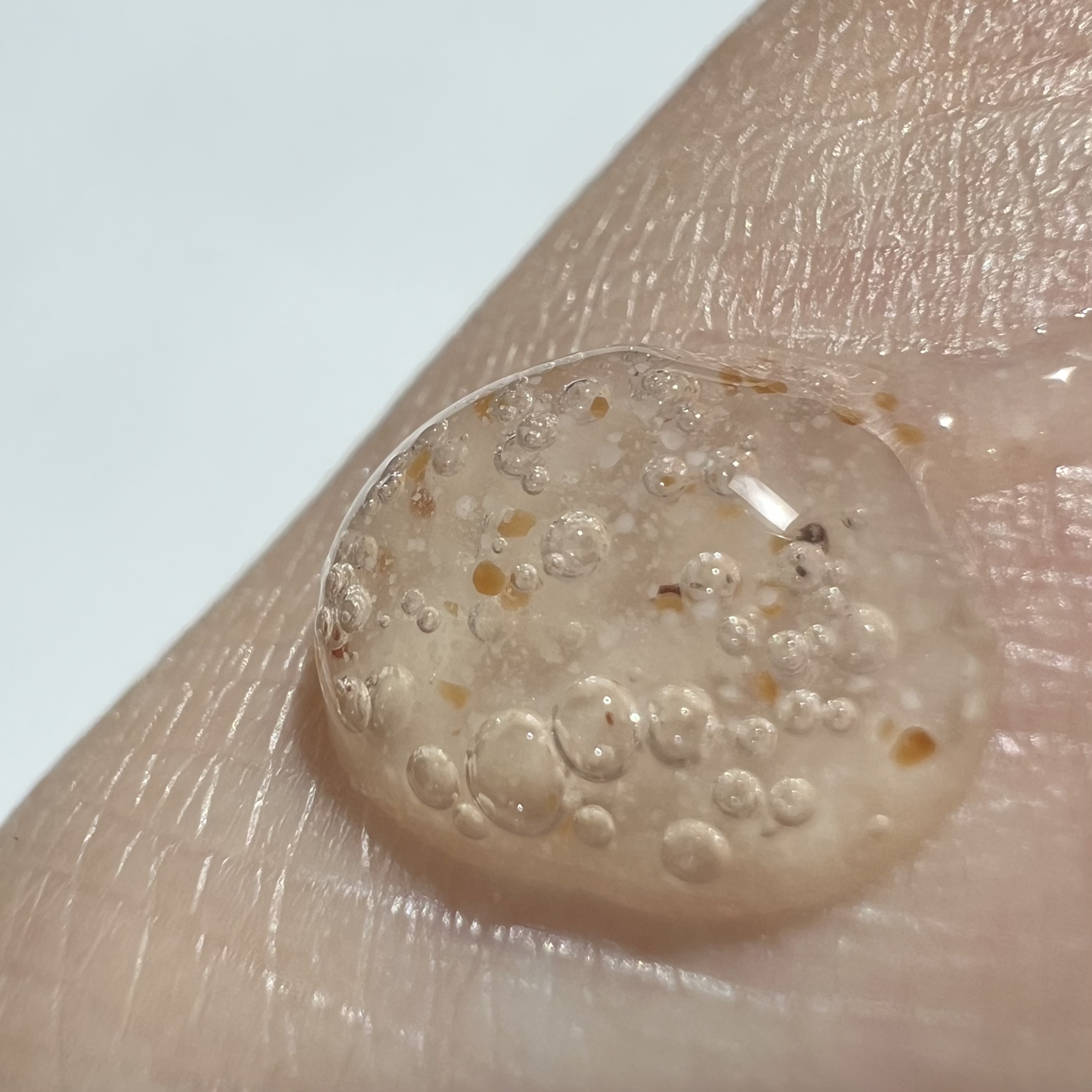 スクラブボディーウォッシュ/KUNDAL/ボディスクラブを使ったクチコミ（3枚目）