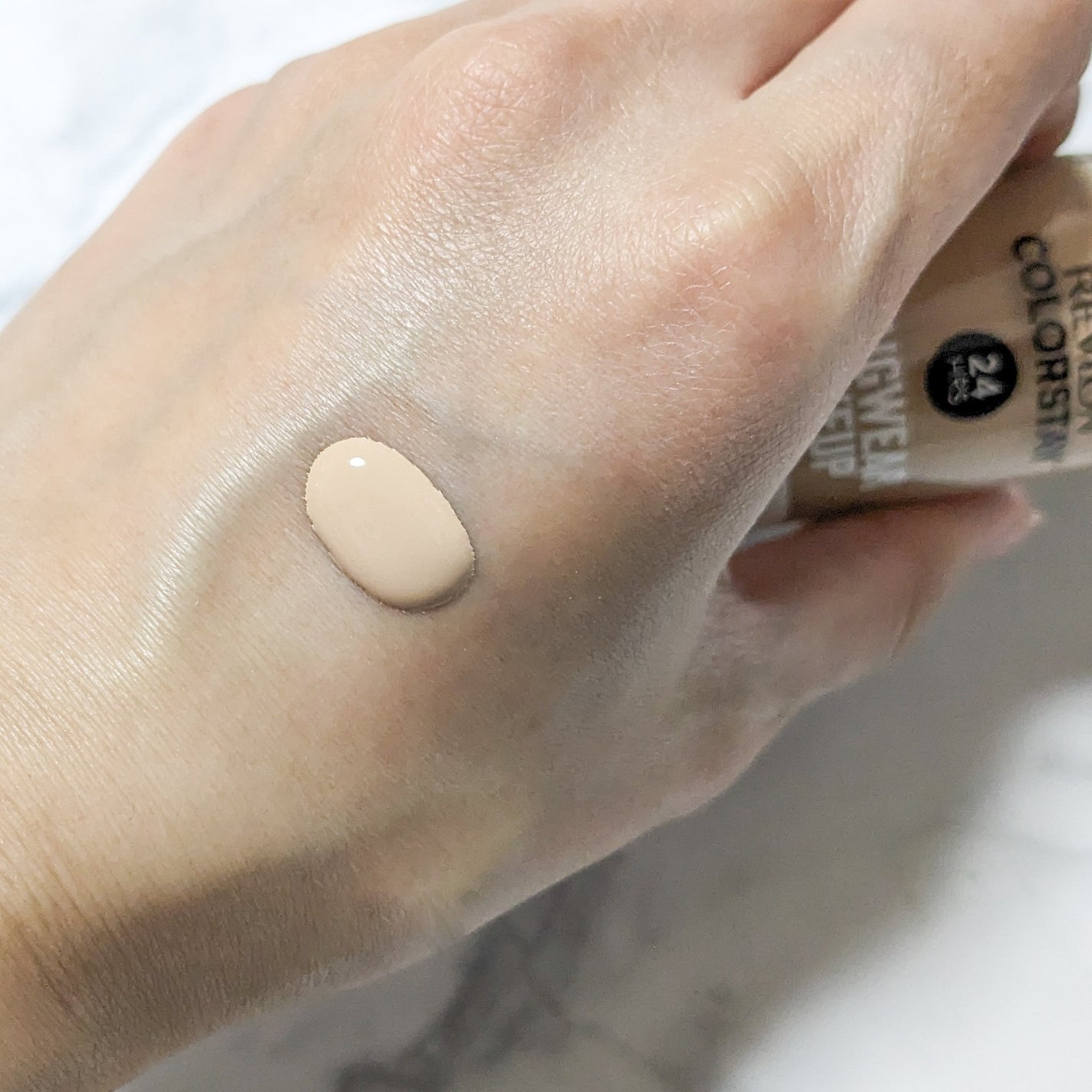 カラーステイ ロングウェア メイクアップ D/REVLON/リキッドファンデーションを使ったクチコミ(2枚目)