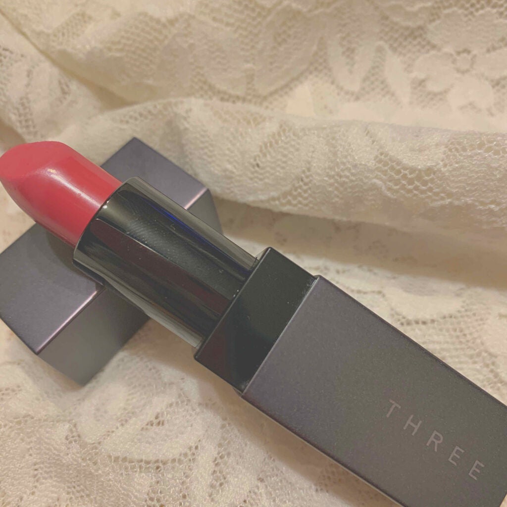 デアリングリィデミュアリップスティック/THREE/口紅を使ったクチコミ(3枚目)