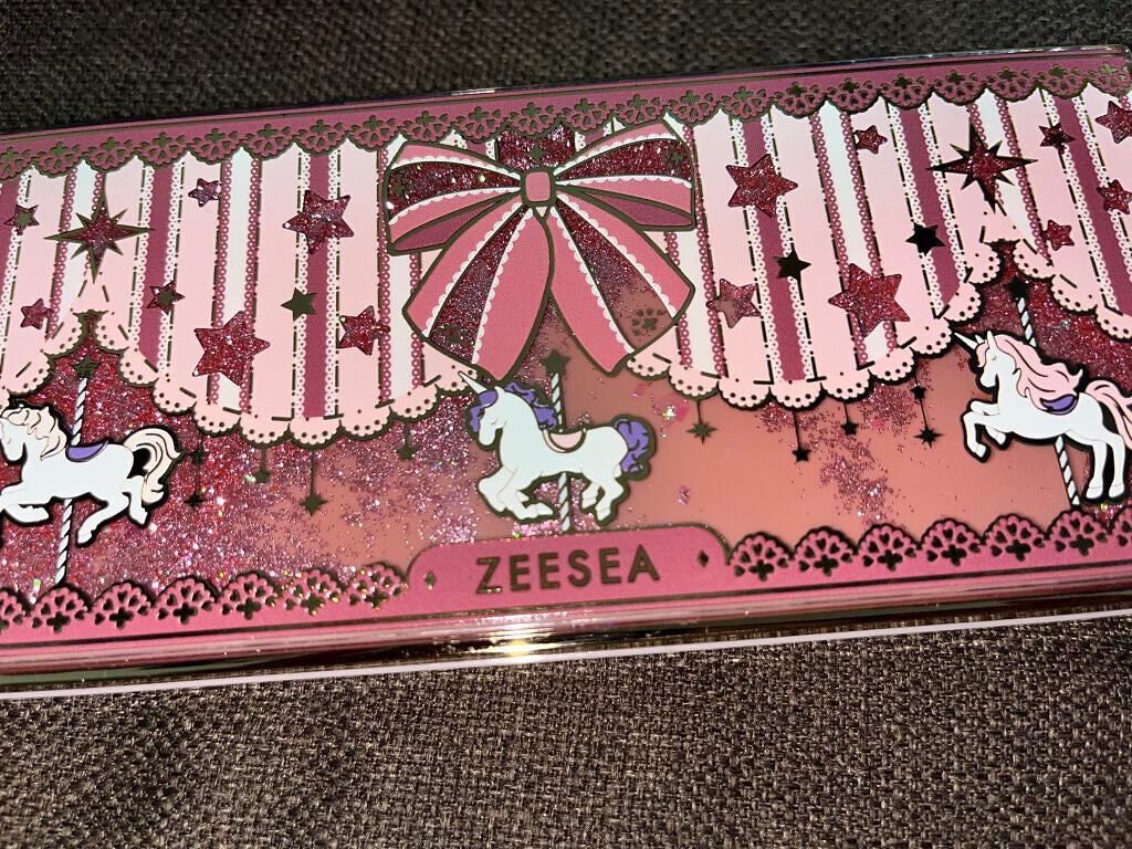 アリスドリームランドシリーズ 12色アイシャドウパレット(ZEESEA×大英博物館)/ZEESEA/アイシャドウパレットを使ったクチコミ(1枚目)