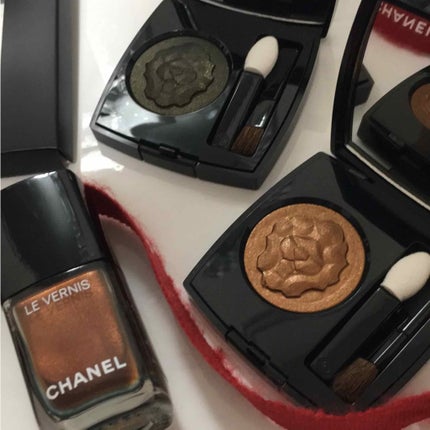 オンブル プルミエール プードゥル 905 エレクトラム ラメ/CHANEL/単色アイシャドウを使ったクチコミ(3枚目)