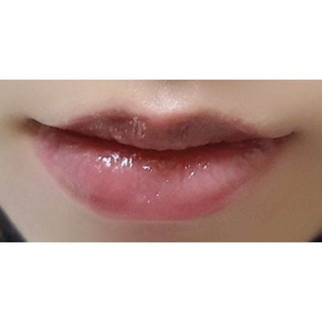 コンフォート リップ フルイド グロウ 07 花曇 -HANAGUMORI/SUQQU/口紅を使ったクチコミ（3枚目）