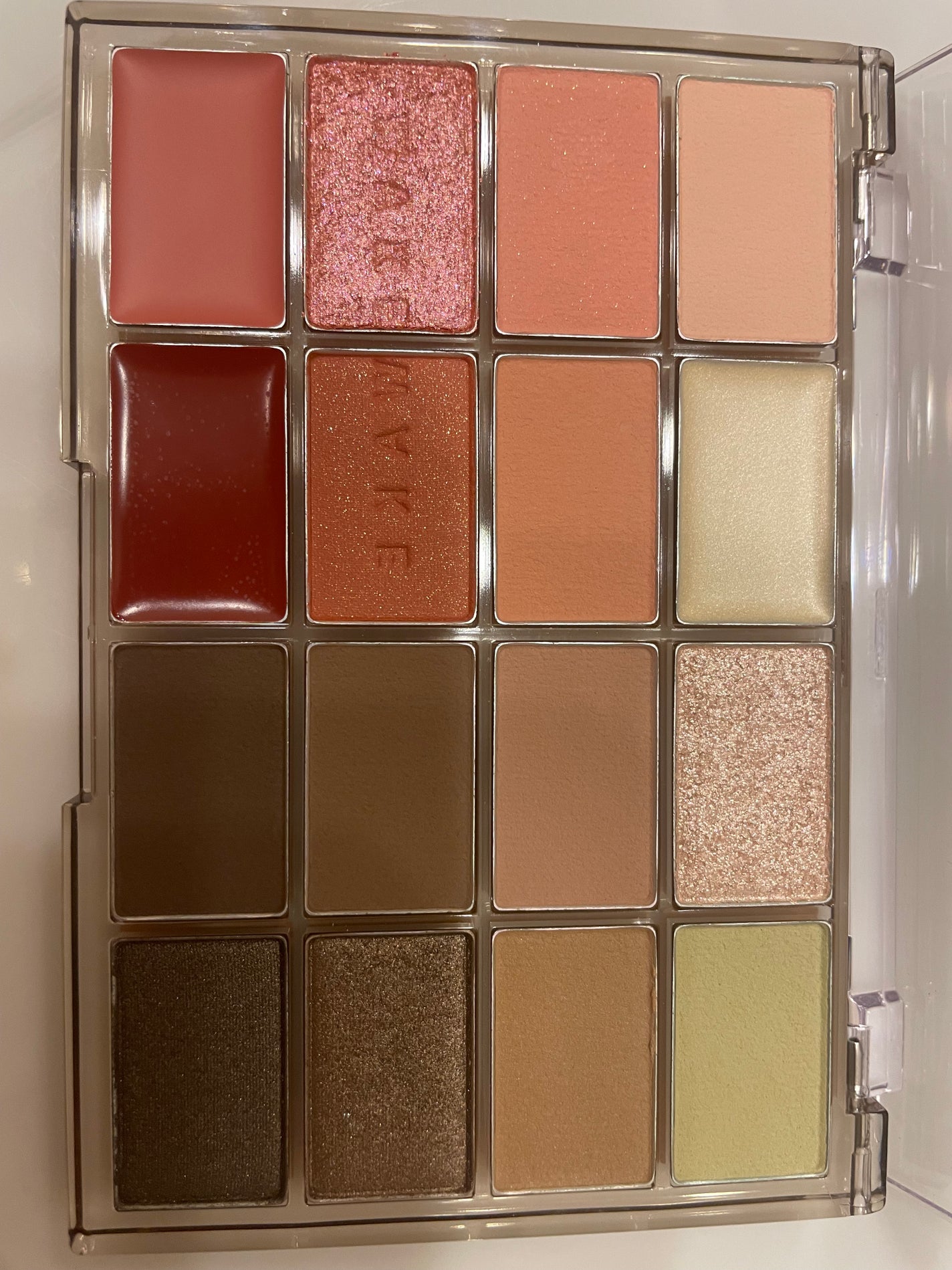 ソフトブラーリングアイパレット/wakemake/アイシャドウパレットを使ったクチコミ(4枚目)