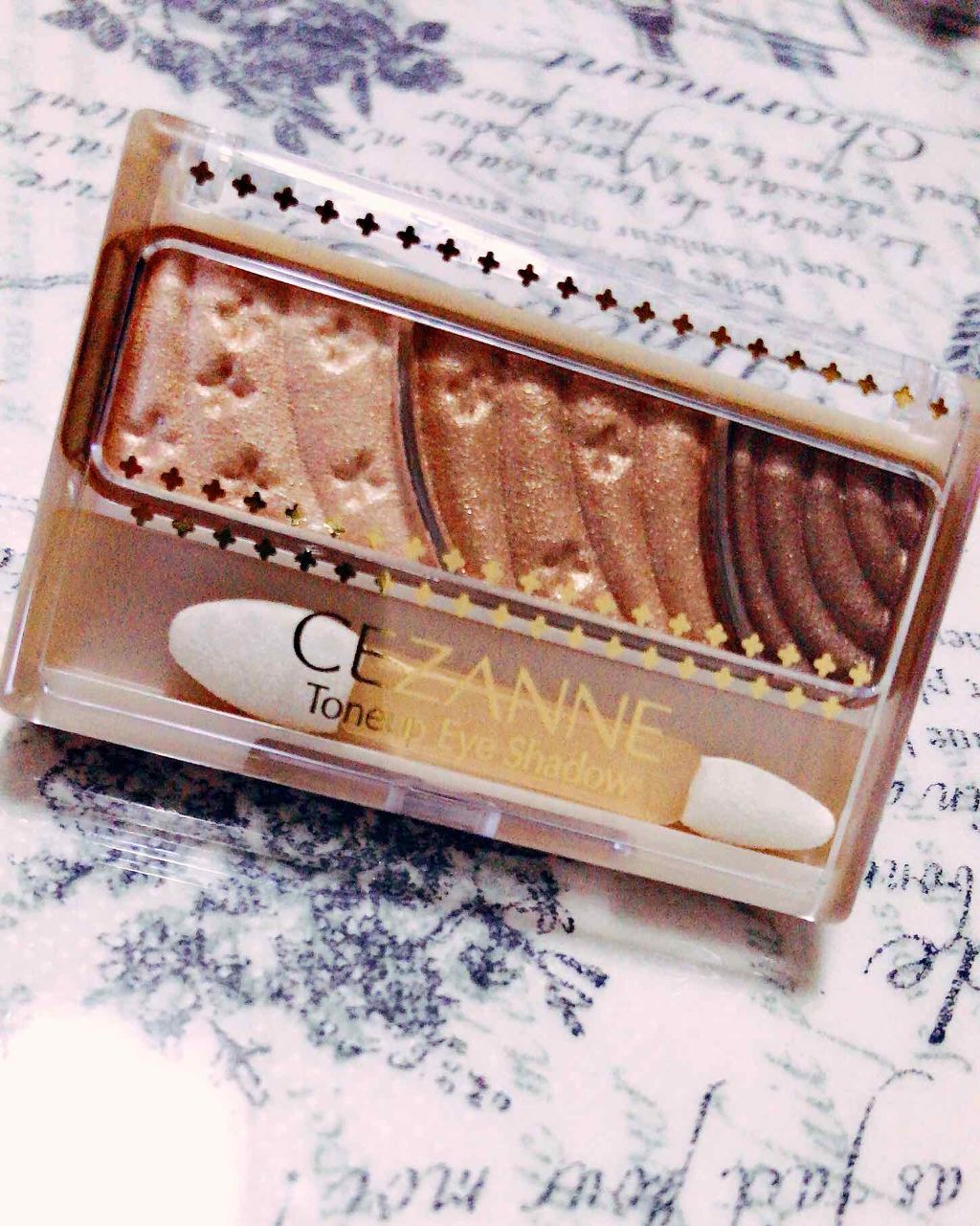 トーンアップアイシャドウ/CEZANNE/アイシャドウパレットを使ったクチコミ(1枚目)