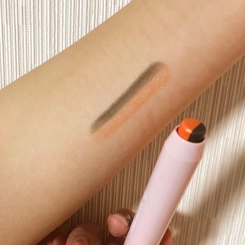 デュアル カラー スティック/DAISY DOLL by MARY QUANT/スティックアイシャドウを使ったクチコミ(1枚目)